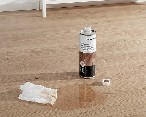 Čím natrieť drevenú podlahu? Olej, alebo vosk?