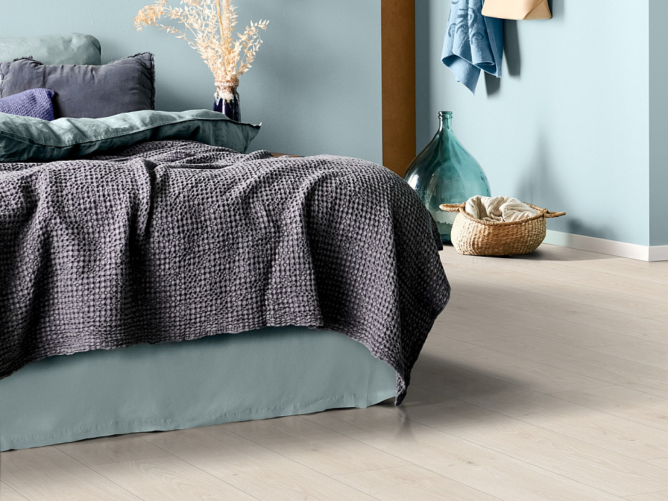EGGER Nature sense aqua classic 33 Dub treviso biely EL2180