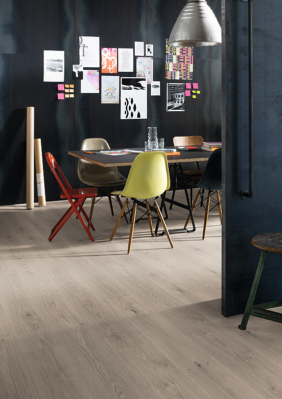 EGGER E-motion aqua plus Dub treviso sivý EL2184
