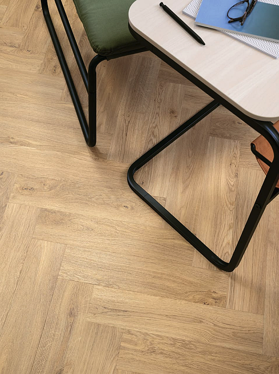 AMTICO FIRST Wood herringbone Meadow oak 1P107