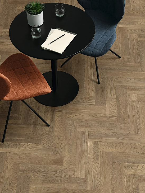 AMTICO FIRST Wood herringbone Smokehouse oak 1P106